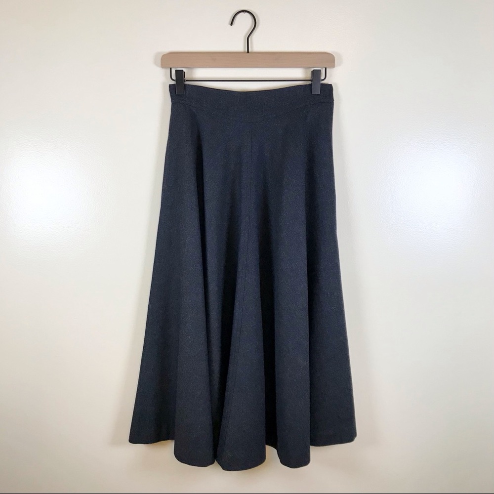 50% Off Sale! SAKS FIFTH AVENUE • Skirt Size 7/8